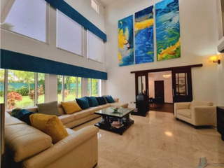Single-family luxury house for Sale in Costa del Este - 5 bedrooms