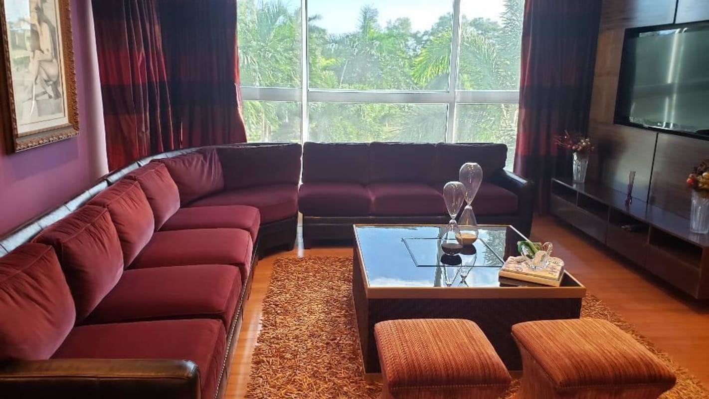 Luxurious master bedroom with panoramic views, walk-in closet in PH Acqua II Costa del Este