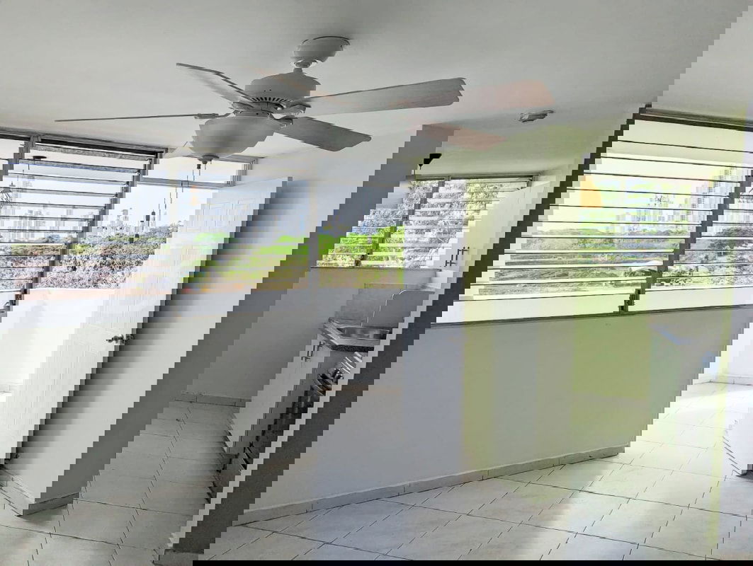 Residential swimming pool with sun deck and clubhouse PH Llano Bonito Don Bosco Panama