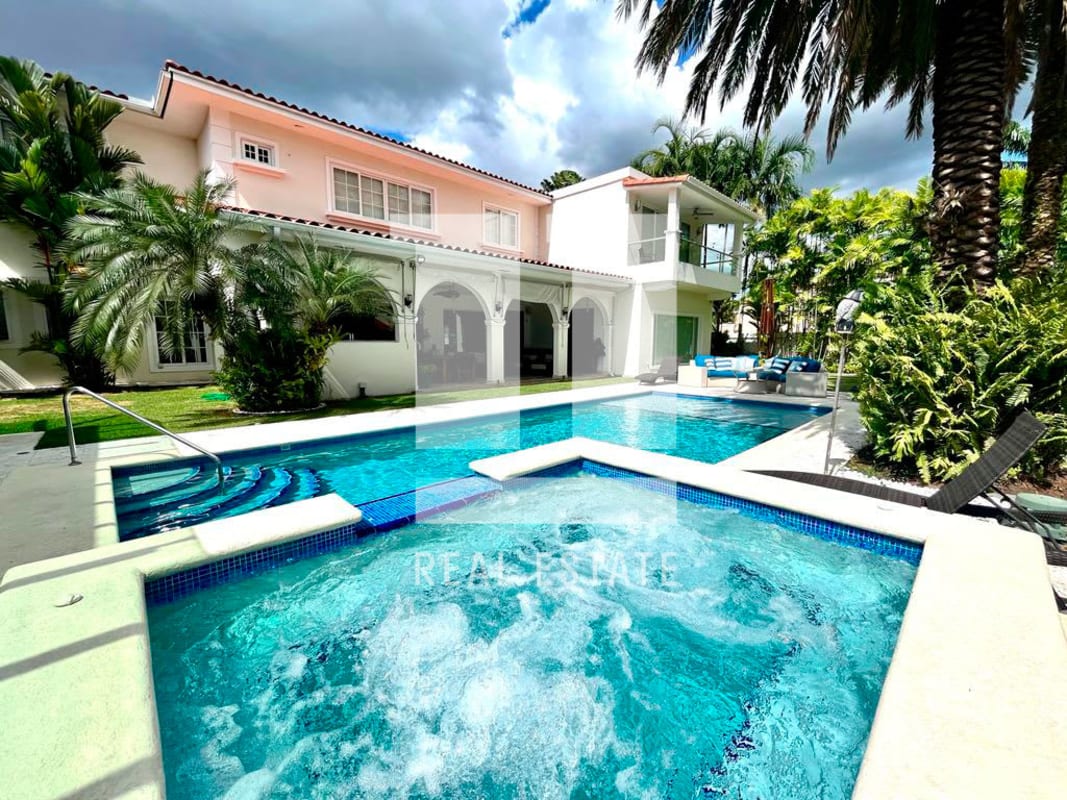 Luxury Mansion with Pool & Terrace Royal Pacific Costa del Este