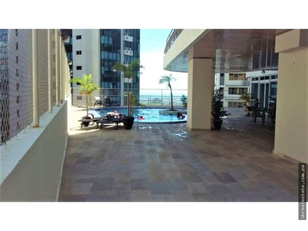 Dining nook with panoramic city view PH Vista del Sol Punta Paitilla Panama