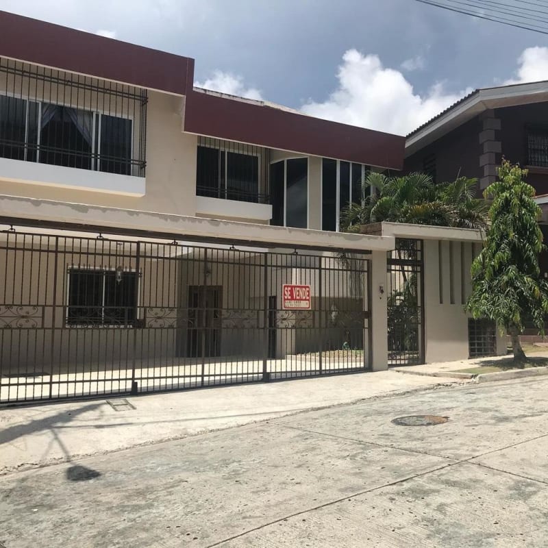 Gated two-story home with balcony, large windows Villa de las Fuentes for rent El Dorado Panama City