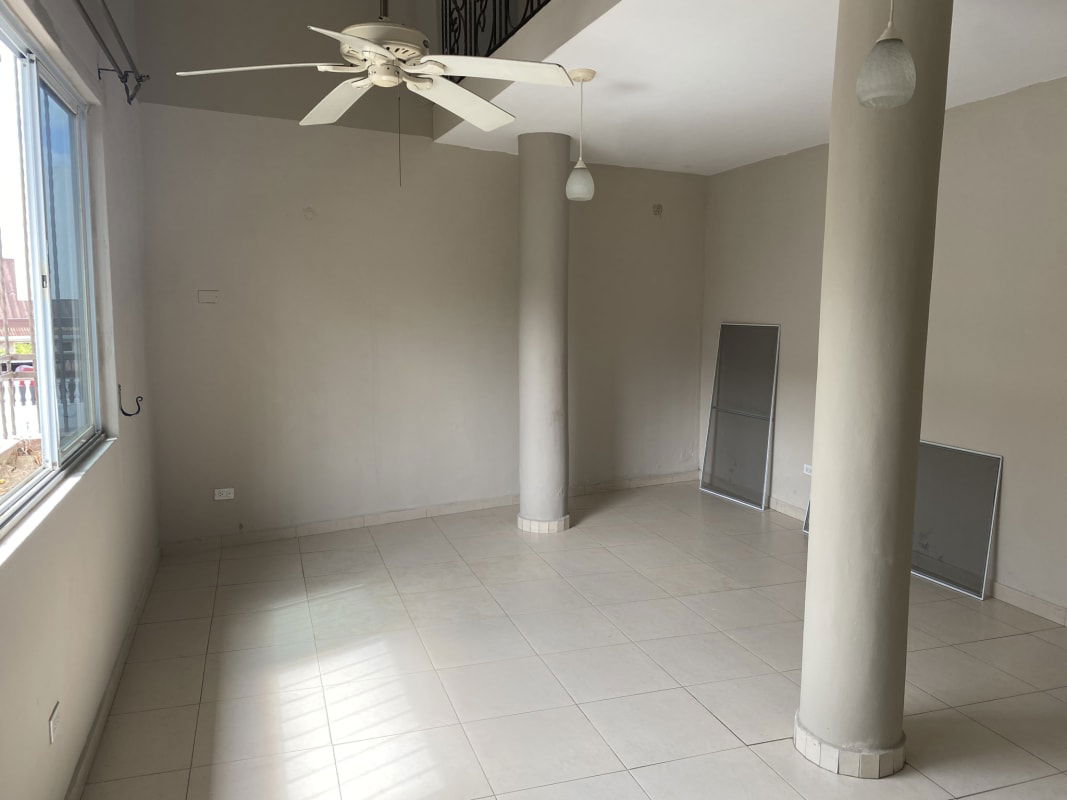 Large 5BR 7BA Multi-Level House Villa de las Fuentes