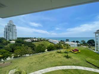 Beachfront 3BR Condo with Ocean View in Bijao Quarry Heights