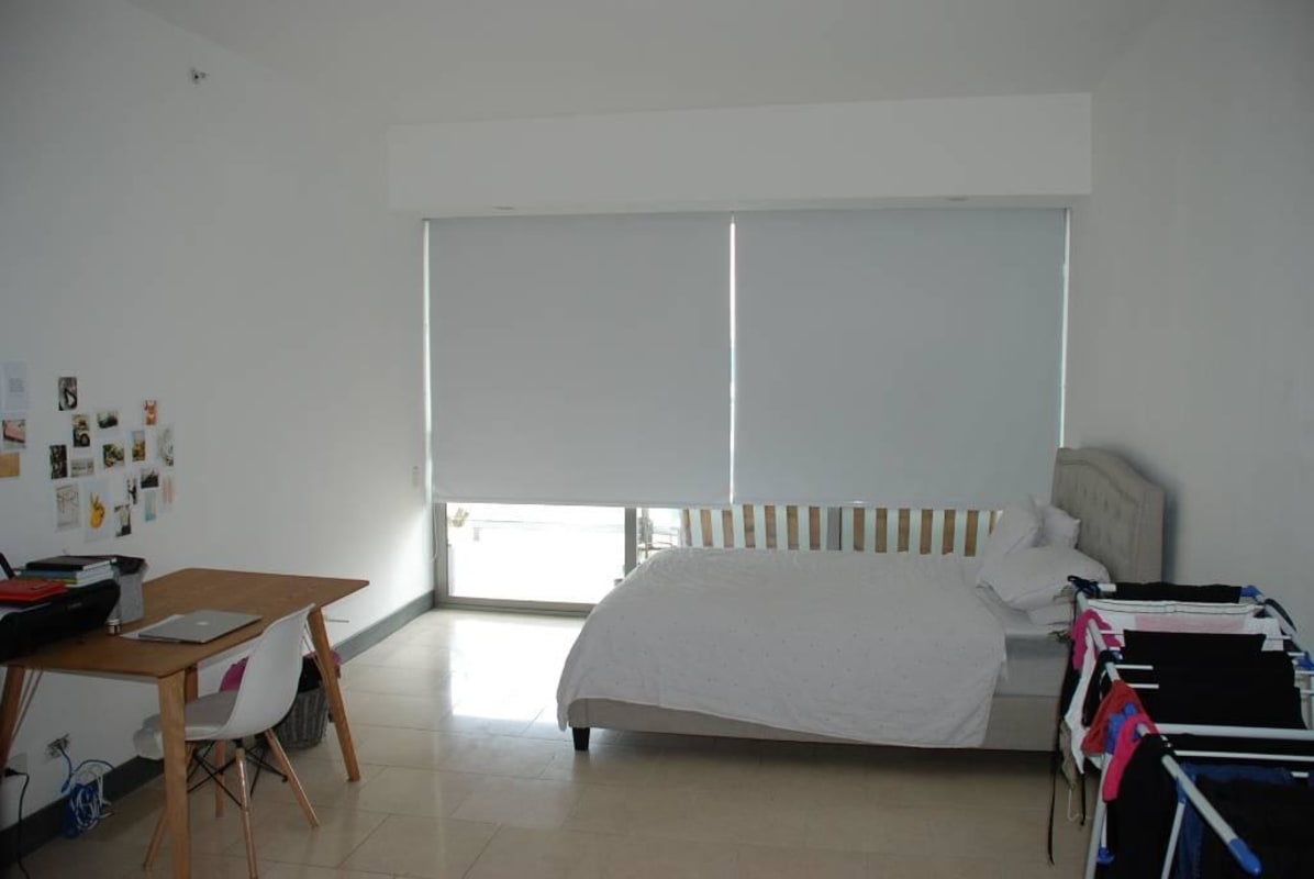 Gourmet kitchen with granite countertops, stainless steel appliances PH TOC condo for sale Panama