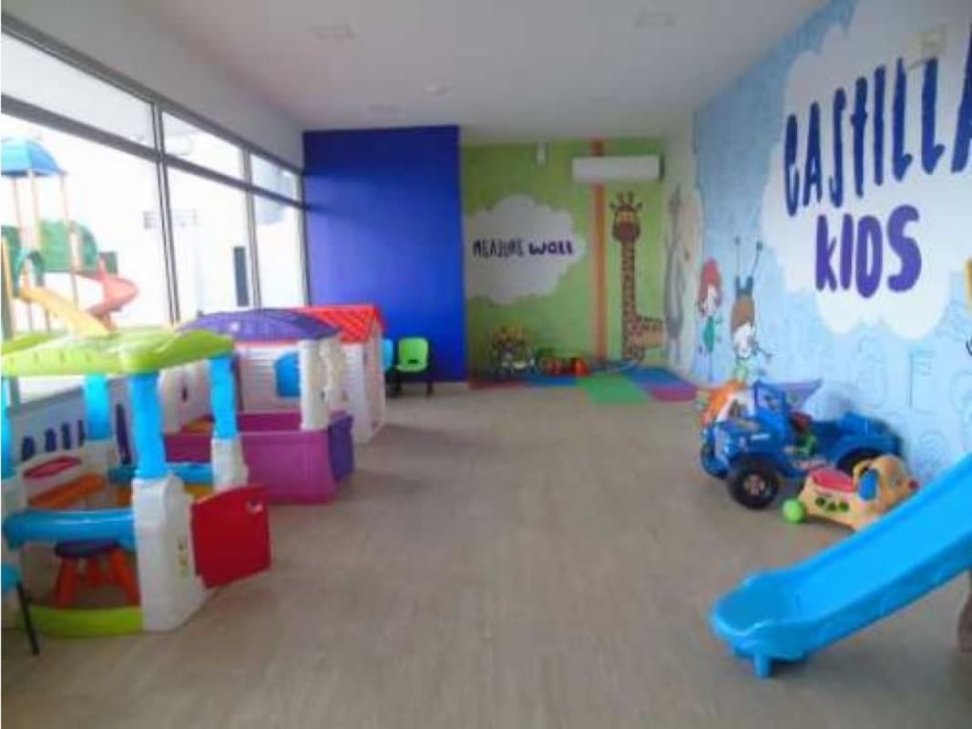 Kids indoor play area mural slides toys PH Torres de Castilla Carrasquilla