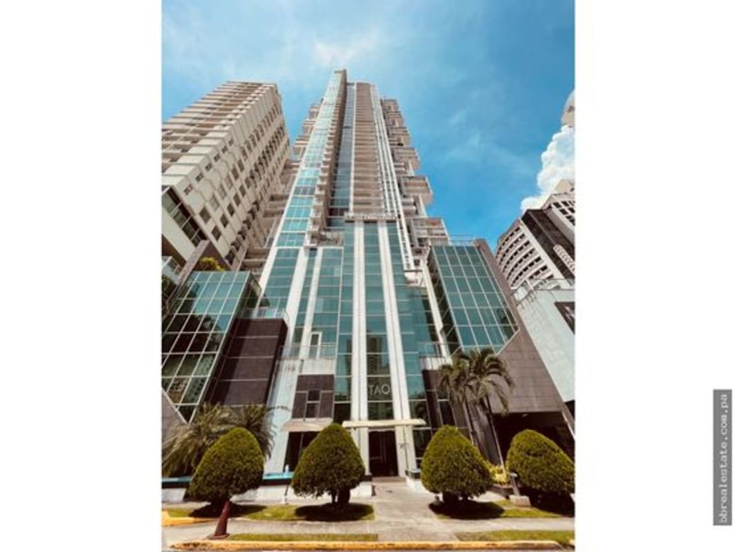 Luxury open-plan living dining area night views PH Tao San Francisco Panama