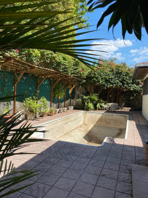 Luxury 3BR House with Garden & Pool Altos del Golf Panama