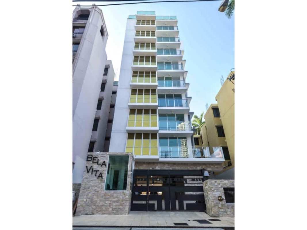 Panoramic rooftop infinity pool and jacuzzi facing ocean at PH Bela Vita Avenida Balboa