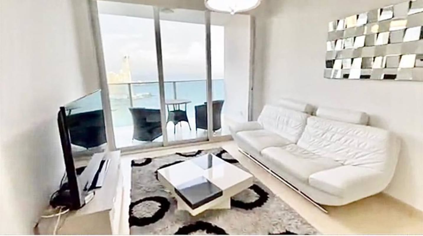 Living room balcony glass sliding doors PH Infinity Panama