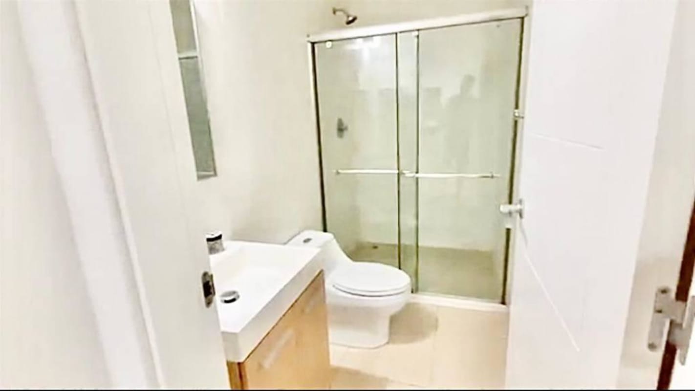 Bathroom modern design glass shower PH Infinity San Francisco Panama