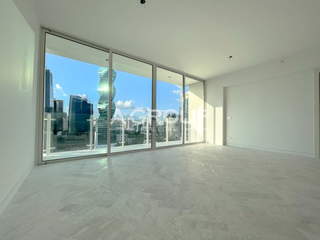 Apartment for Sale in Marbella - 3 bedrooms