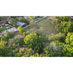 Flat terrain with mature trees perfect for building in El Valle de Antón Coclé Panama