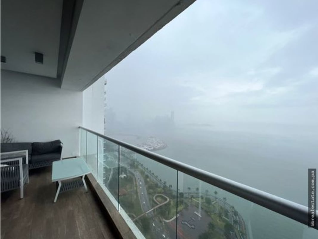 Luxury 4BR Oceanfront Apartment PH Rivage Avenida Balboa