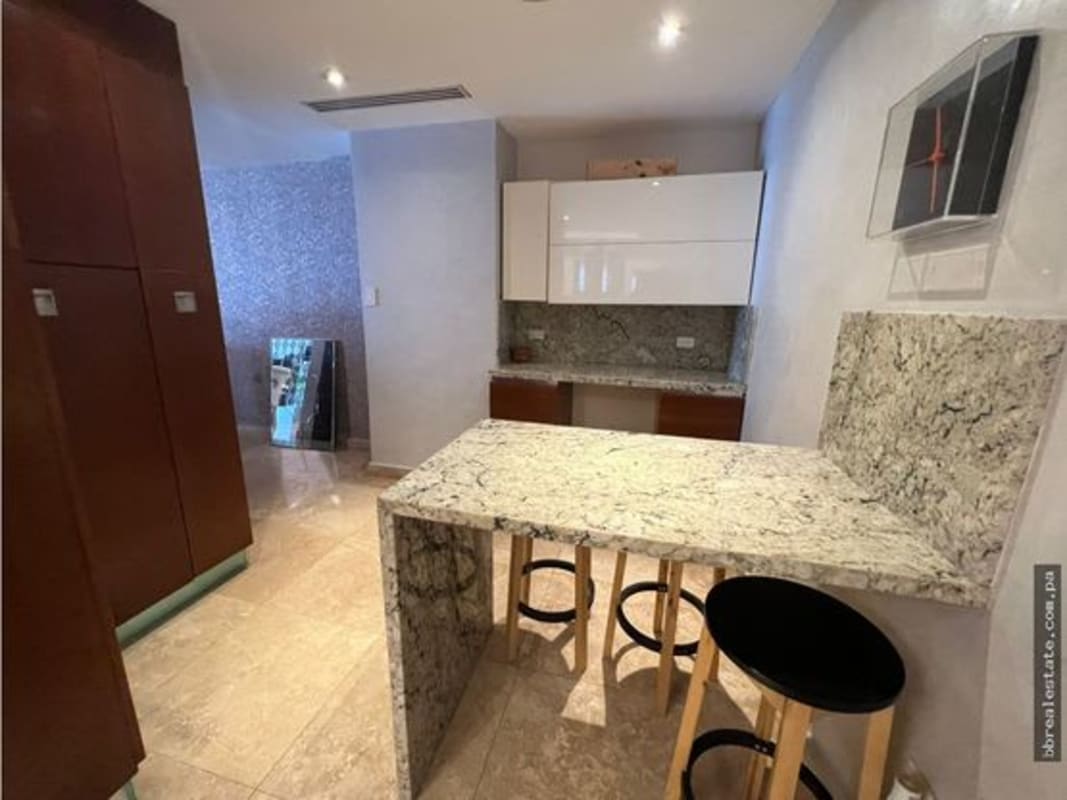 Luxury bathroom with glass shower and tub Jr Penthouse PH Rivage Avenida Balboa Panama