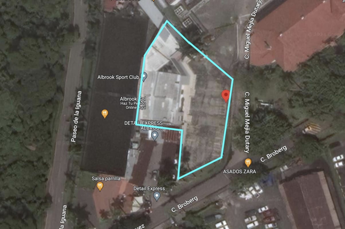 Commercial Building in Albrook for Sale or Rent