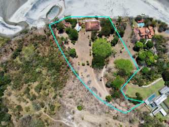 Pool with gazebo and ocean view at large beachfront property Chumico San Carlos Panama