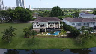 Single Family Luxury Villa for Sale in Santa María - 6 bedrooms