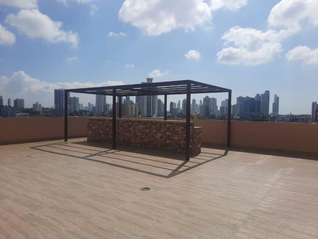 Bedroom with air conditioning and natural light for rent PH El Carmen Panama