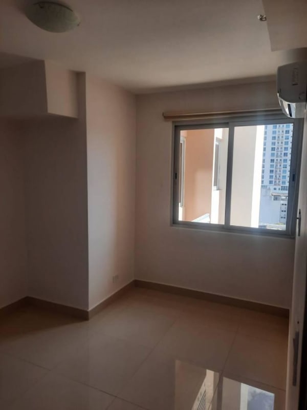 Sky rooftop swimming pool with panoramic views Panama City at PH El Carmen