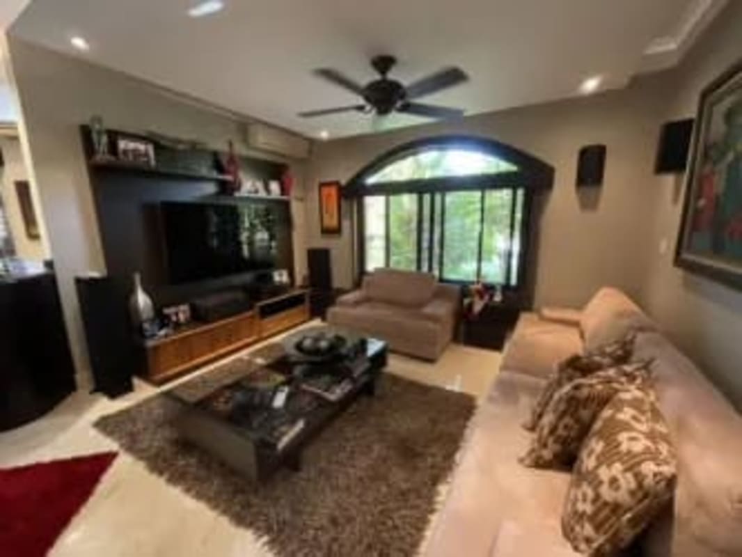 Luxurious 4BR House with Pool & Jacuzzi in Residencial Antigua Costa del Este