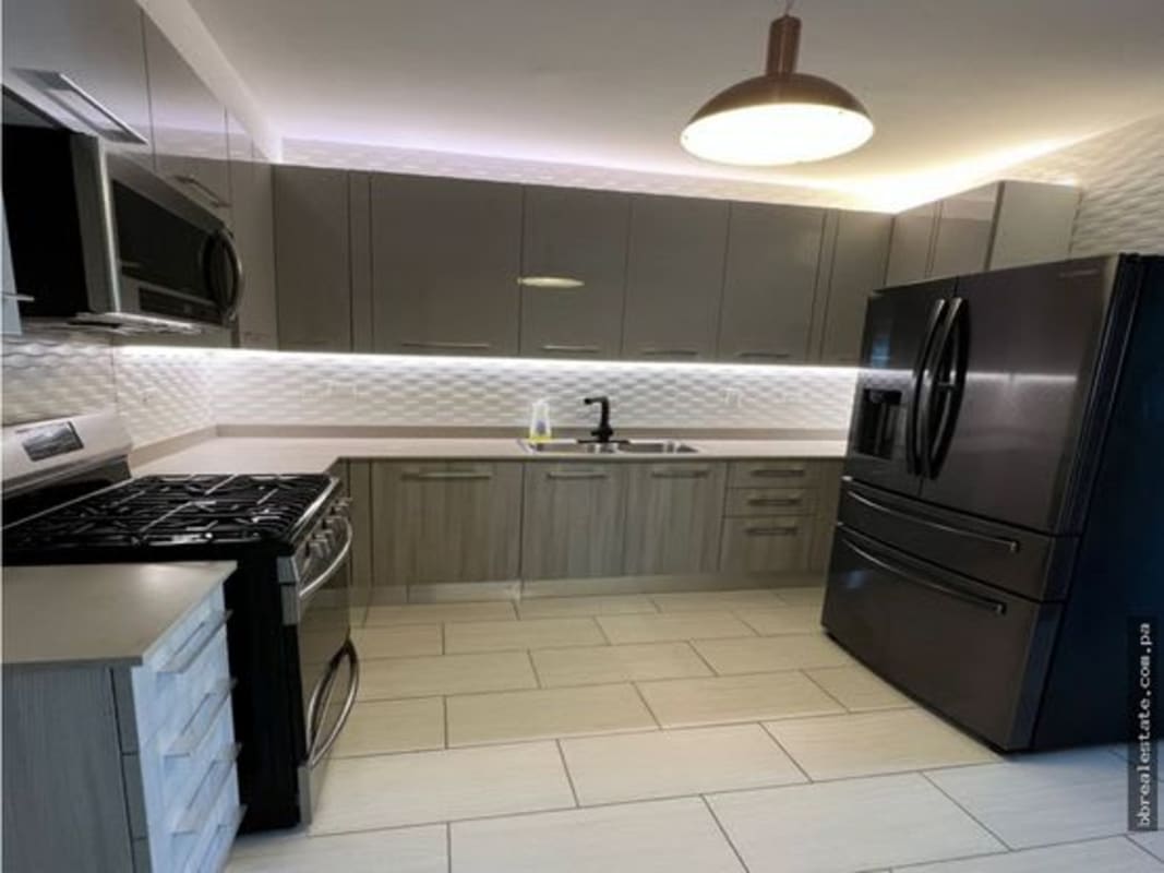 Private family room or TV den ceramic floors in PH The Towers Punta Pacifica