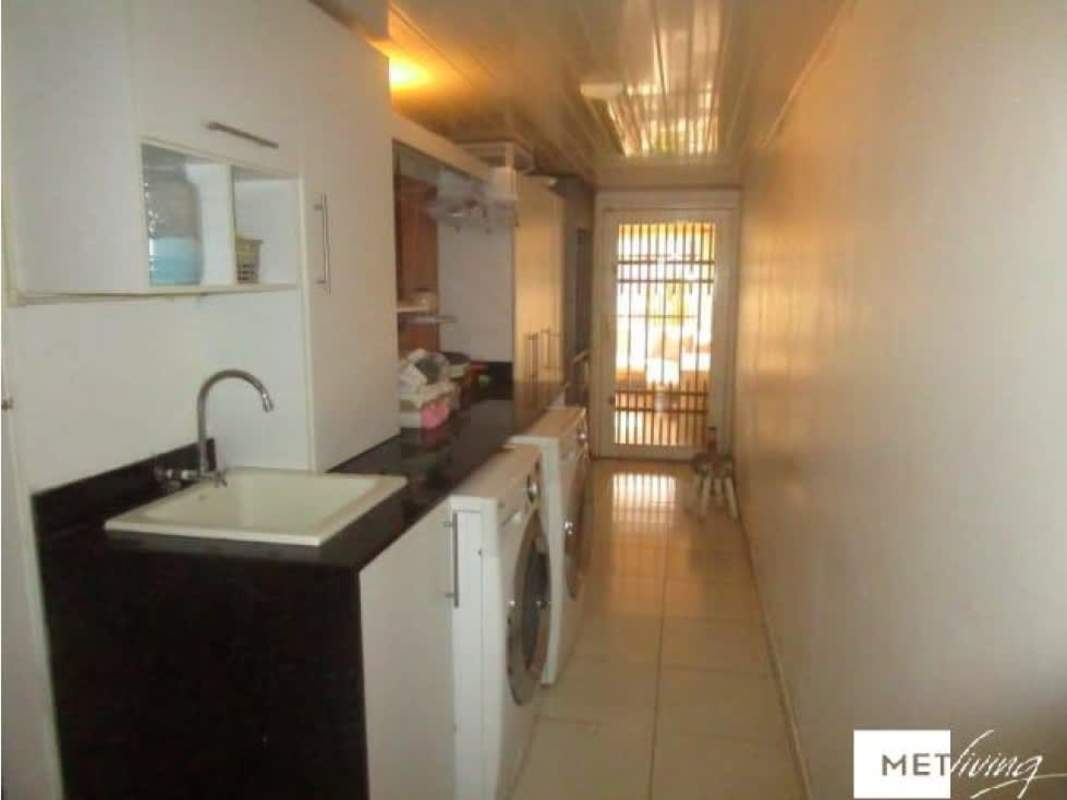 Modern bathroom glass shower enclosure vanity house La Chorrera Islas Montelimar Panama