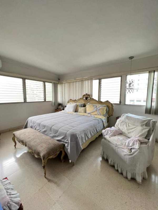 4BR House with Pool & Terrace in El Carmen Bella Vista