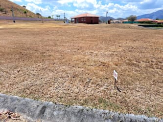 Outdoor tennis court fenced for residents PH Colonia El Celaje resort community in Panama