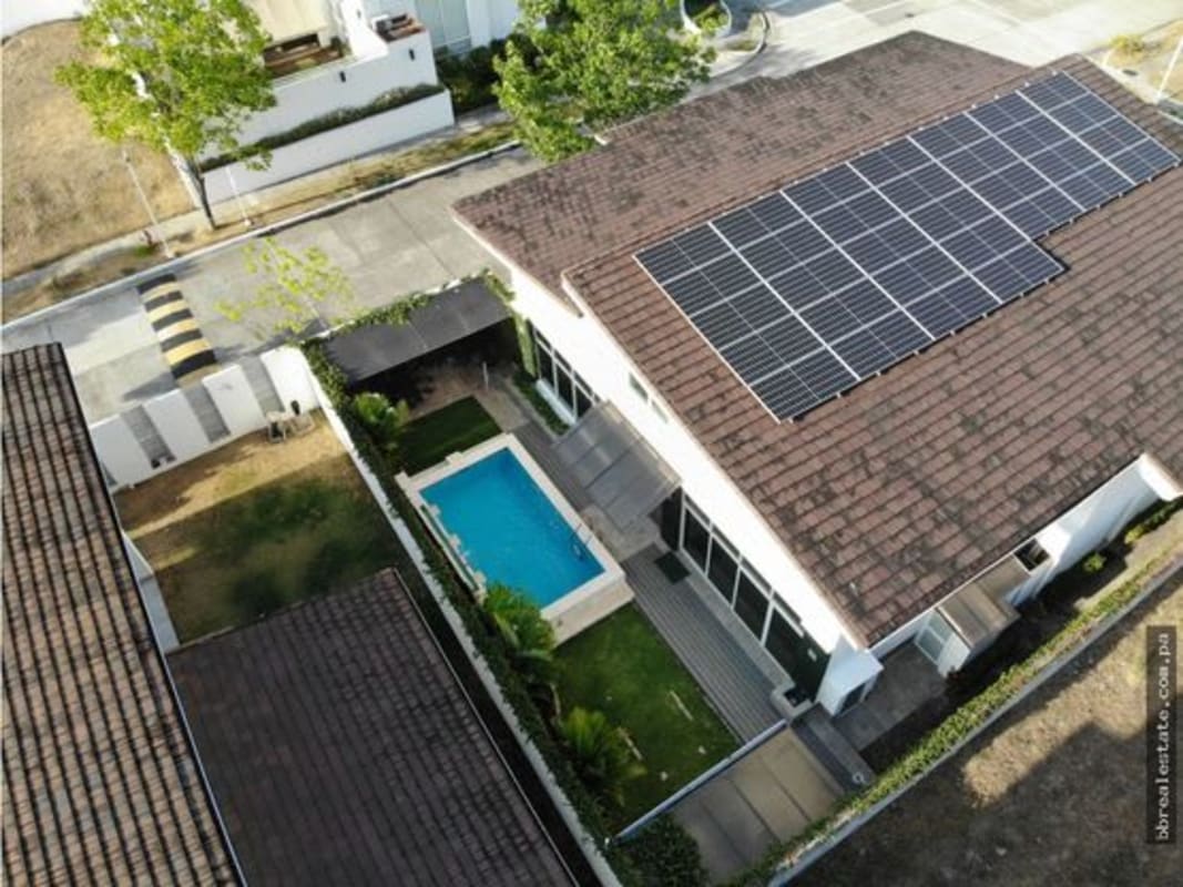 Master bedroom with balcony, walk-in closet, ensuite luxury bath with jacuzzi Altos de Panamá Panama