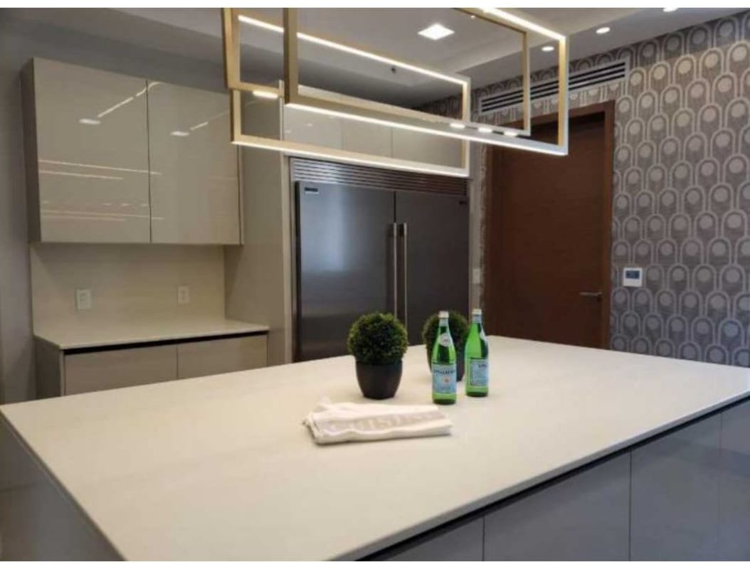 Luxury 3BR Apartment PH Empire Santa María Golf