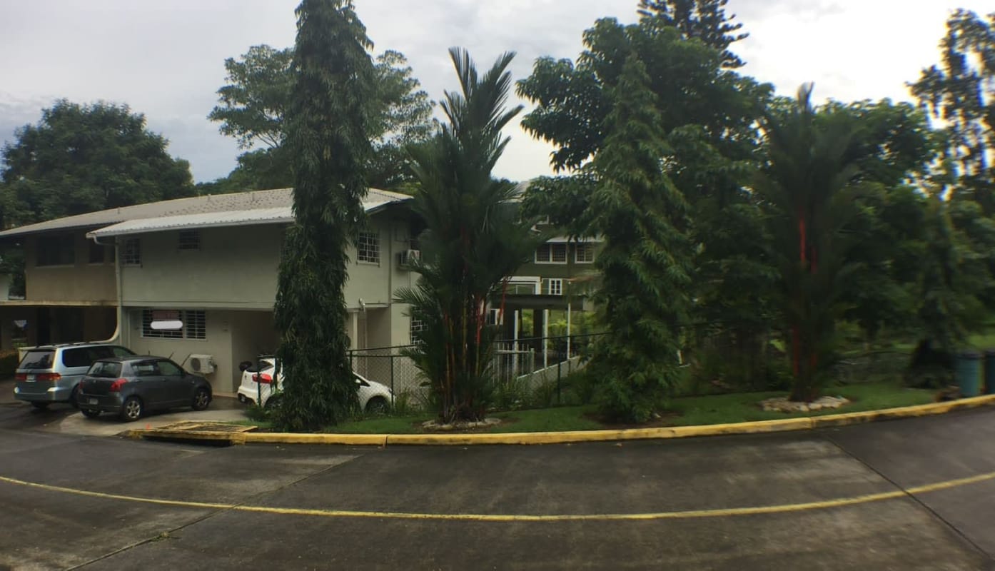 Spacious 3BR 4BA House with Jacuzzi in Diablo Ancón