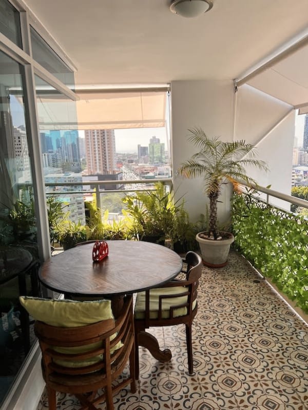 Open plan living dining space with natural light at PH Andros Tower El Cangrejo Panama