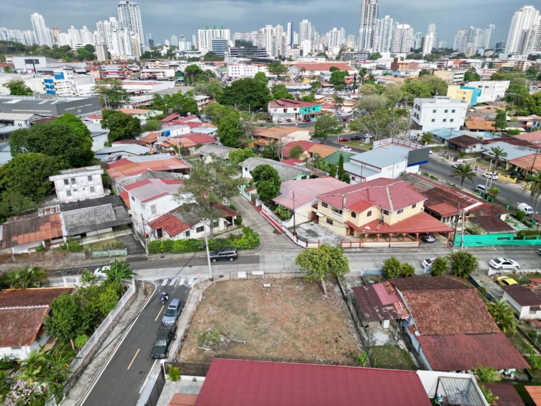 Aerial of Betania neighborhood with corner lot close to main avenues in Panama City