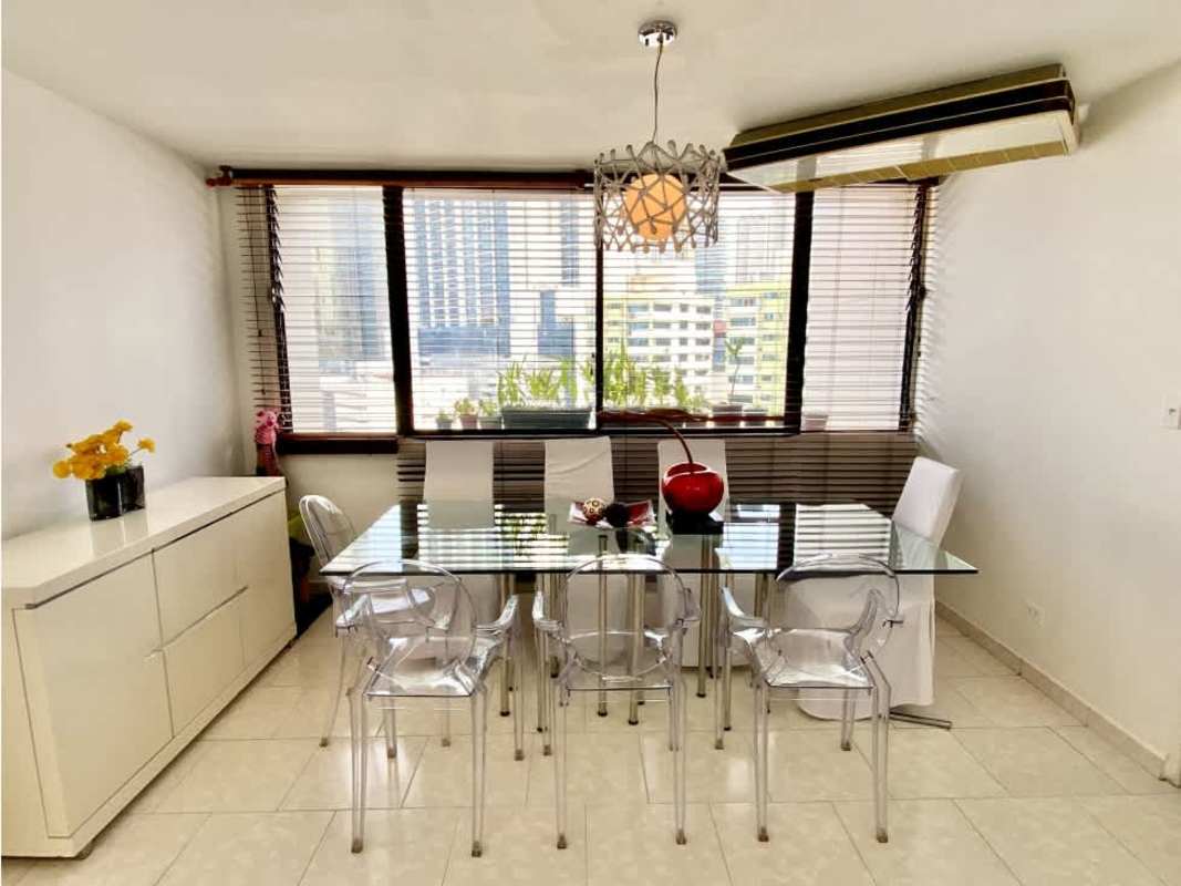 Bright bedroom with built-in closet and AC PH Coral Plaza Marbella Panama City