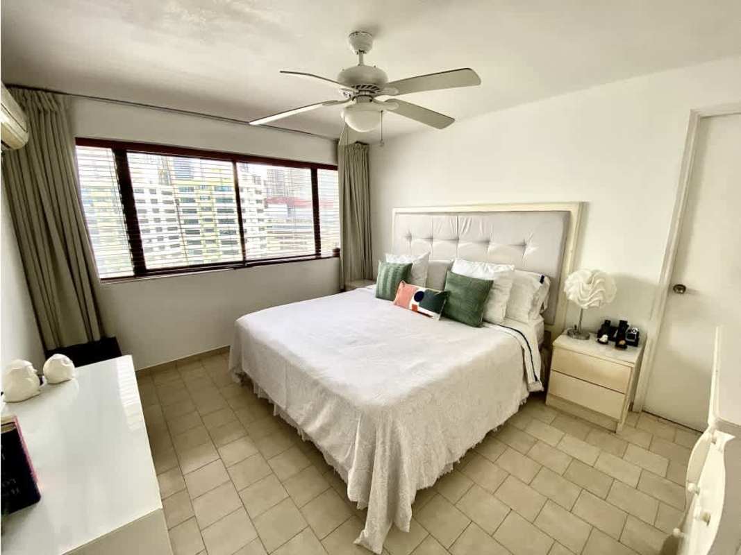 Modern bathroom with shower at PH Coral Plaza Marbella Panama City