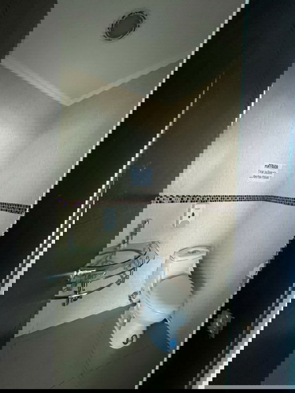 Executive high floor office with panoramic skyline view F&F Tower El Tornillo Panama