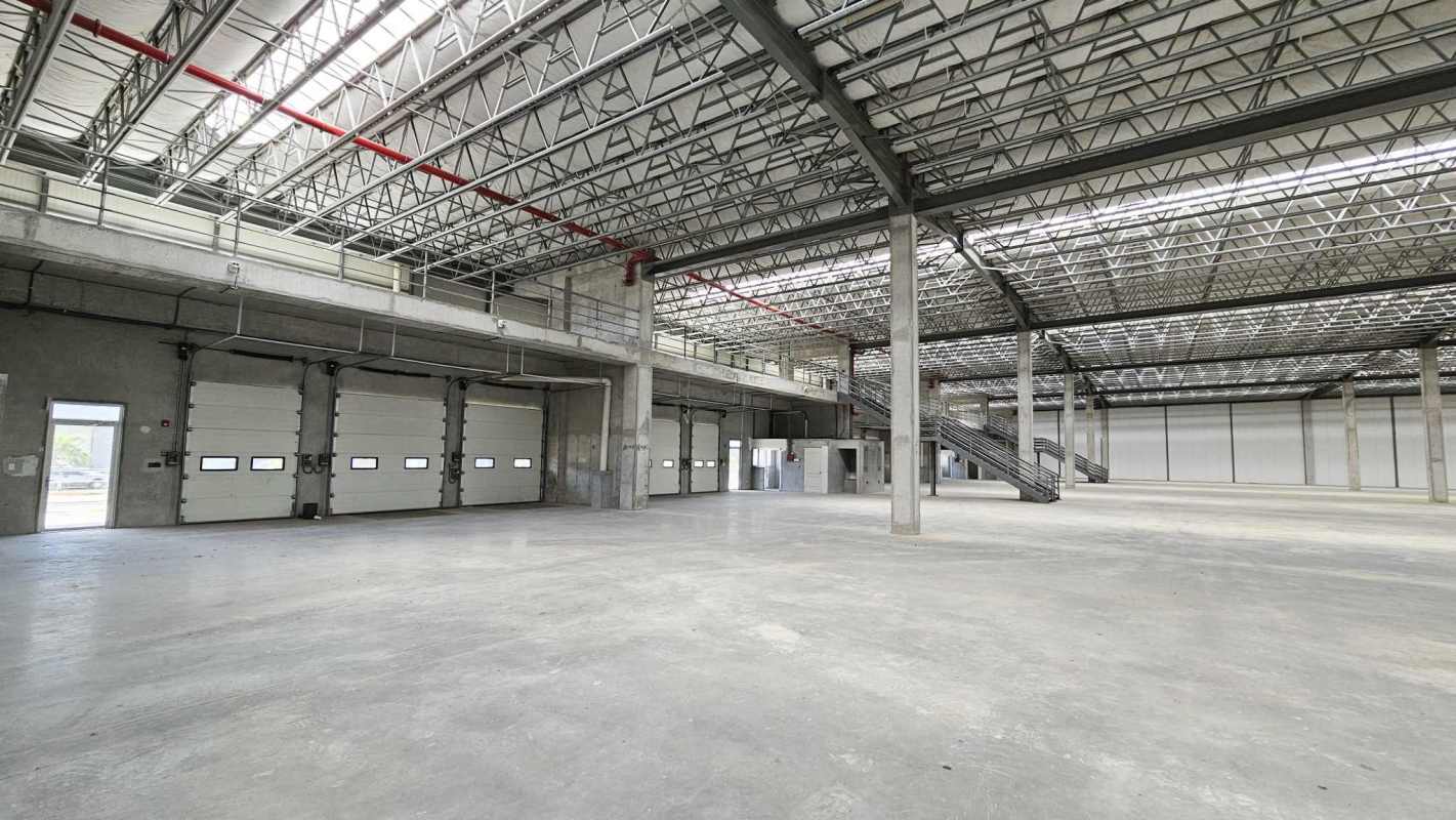 Expansive skylit warehouse interior Don Bosco business park Panama for sale industrial zoned