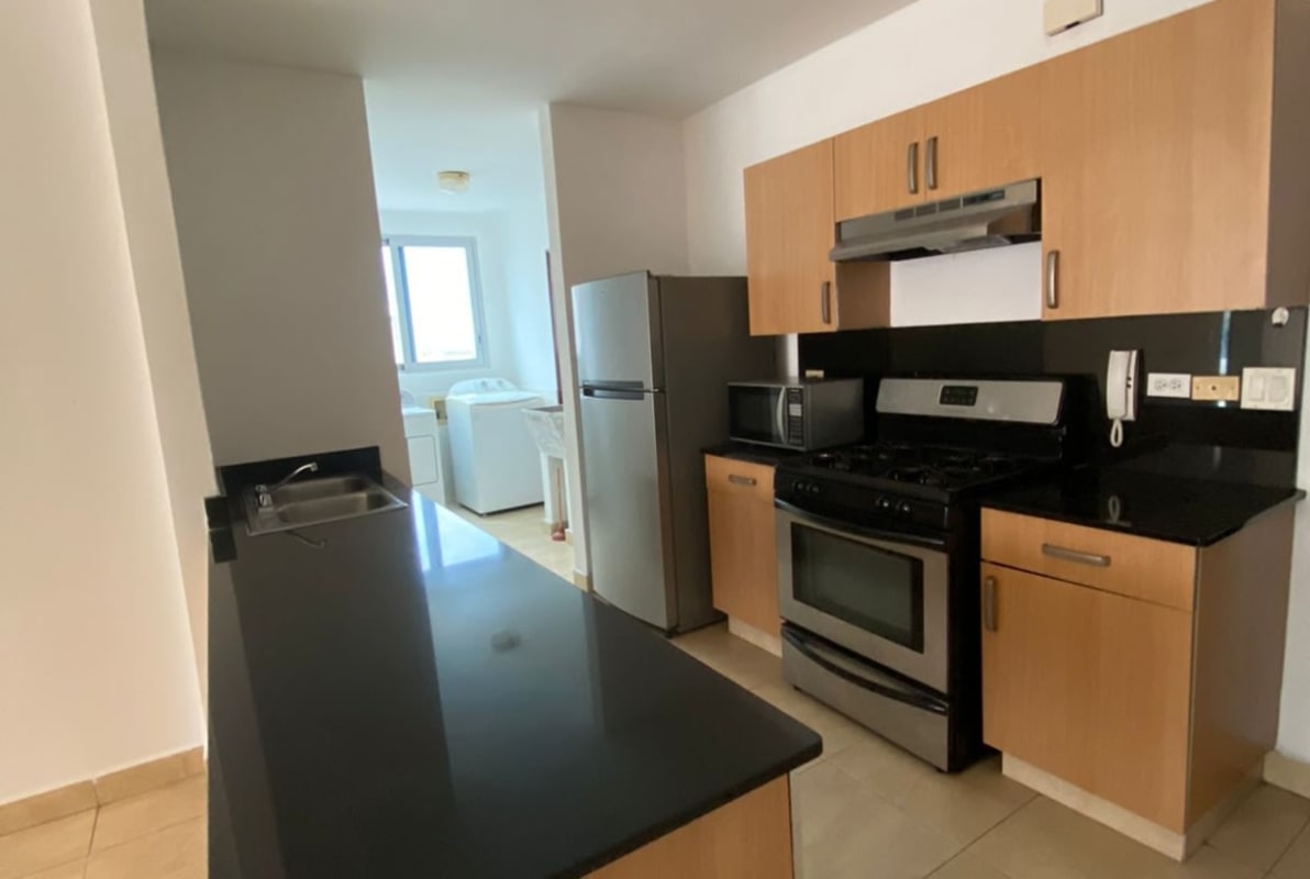 Kitchen with granite countertops and appliances PH Park City El Cangrejo Panama