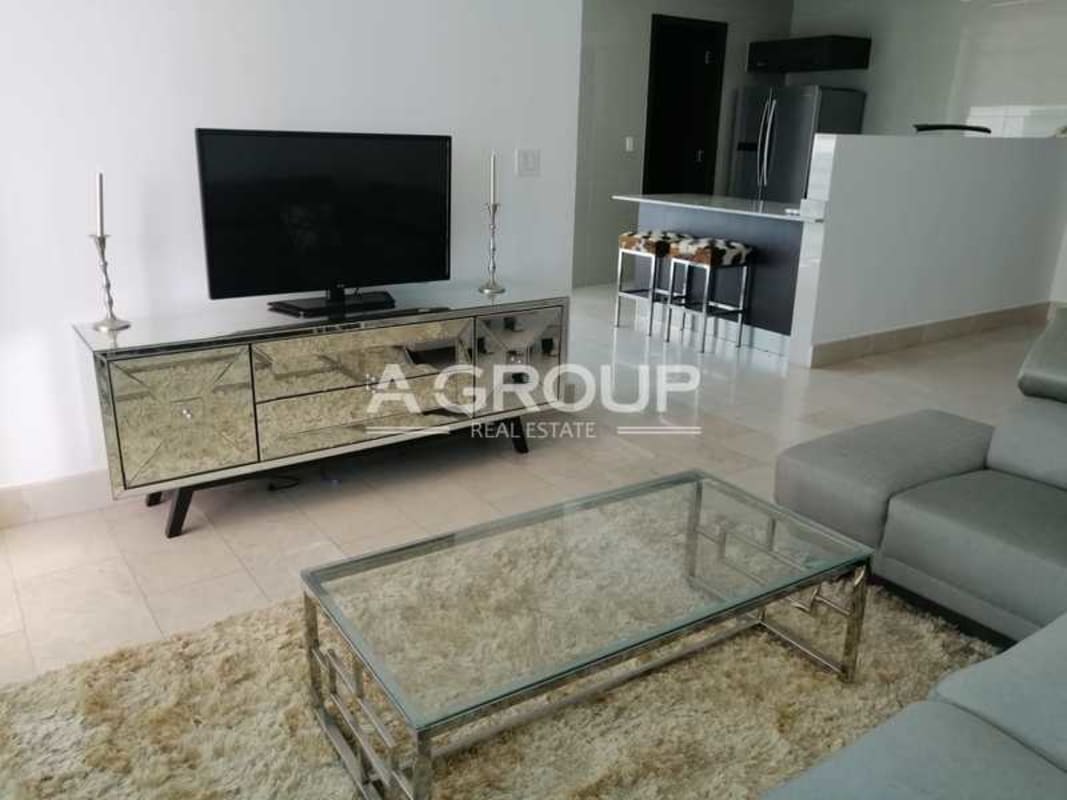 Resident luxury spa and jacuzzi amenities in Grand Tower Panama