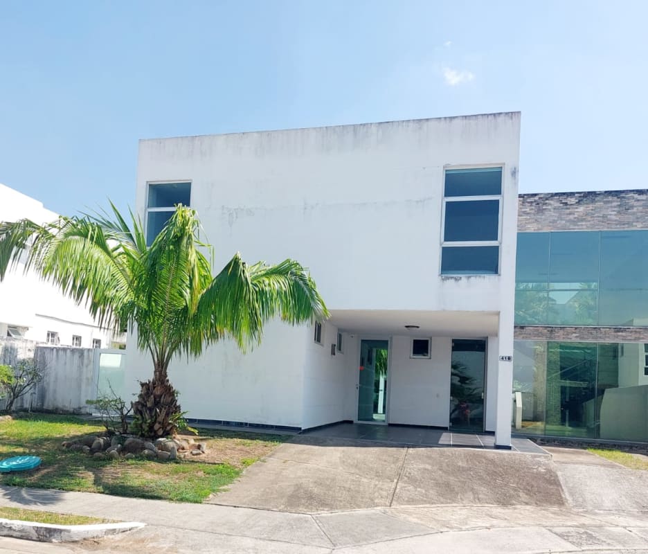 Bedroom with single bed, ceiling fan, air conditioning and wall art in PH Costa Esmeralda Panama City