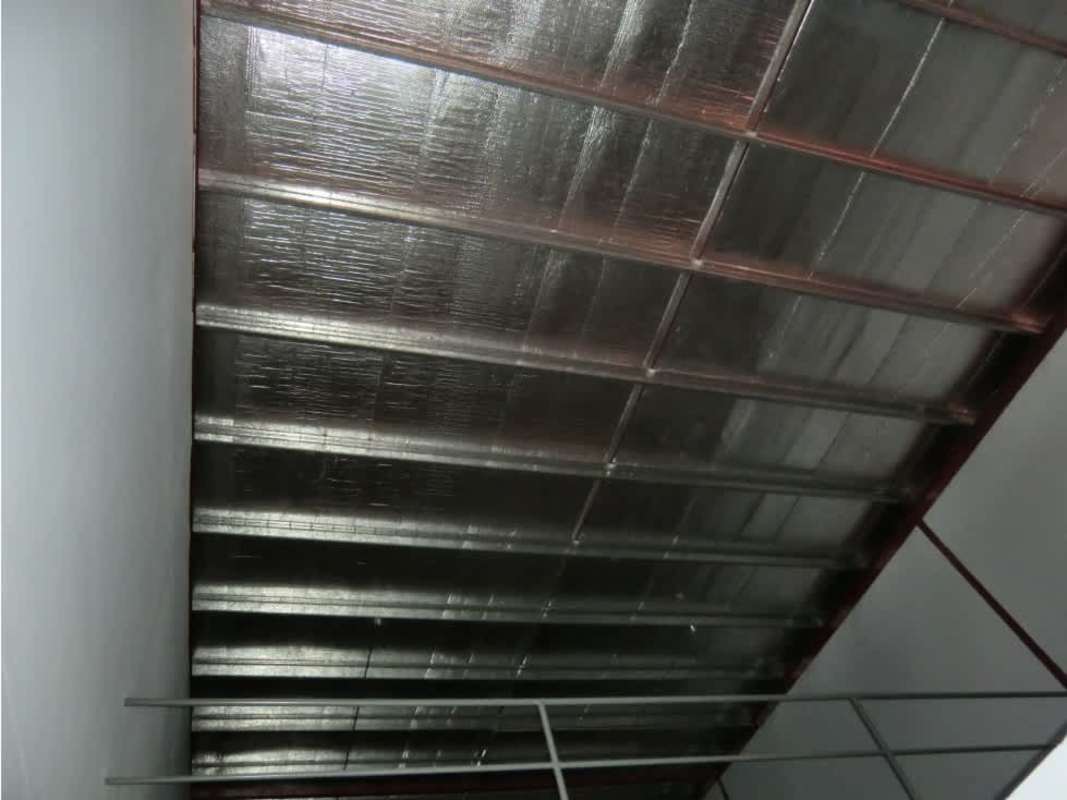 Loading dock area with canopy and parking spaces at warehouse for rent in Juan Díaz Panama