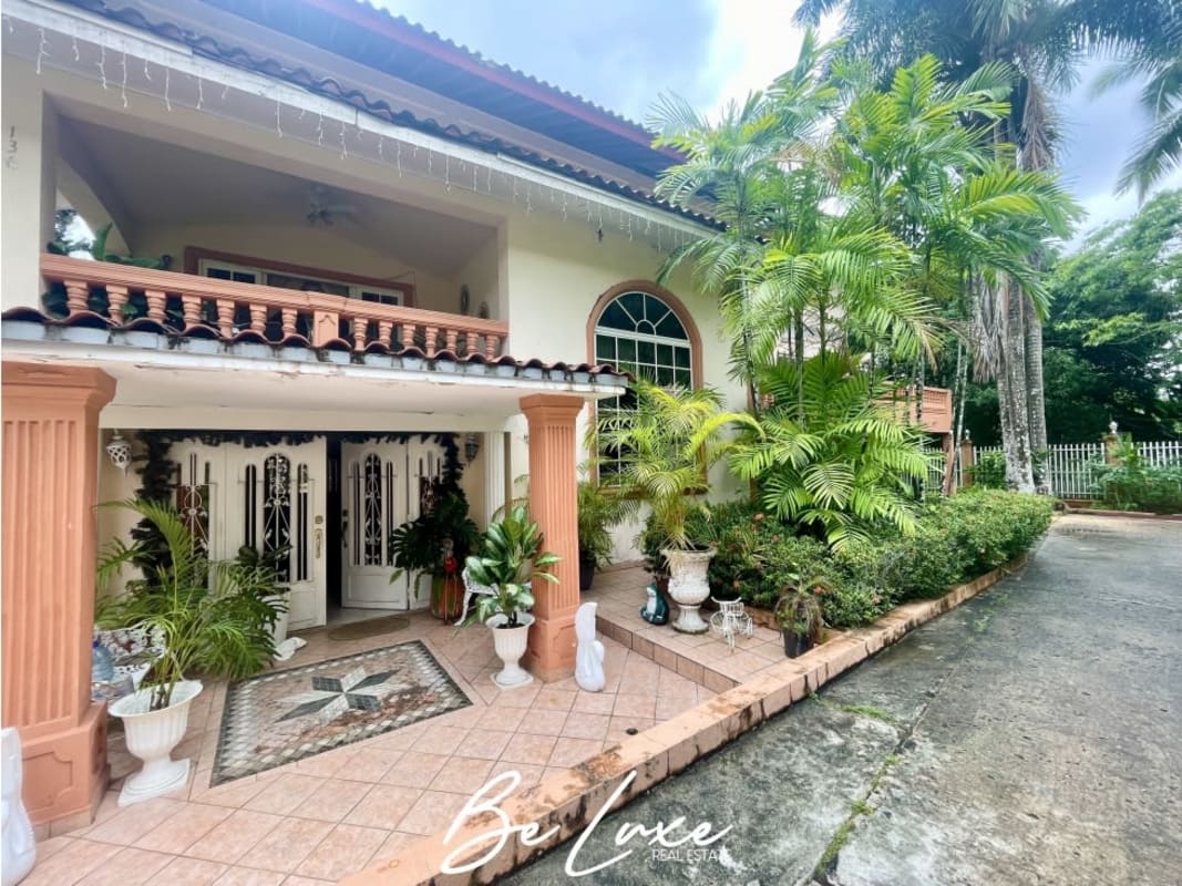 7BR Duplex House with Pool on Corner Lot in Albrook Clayton