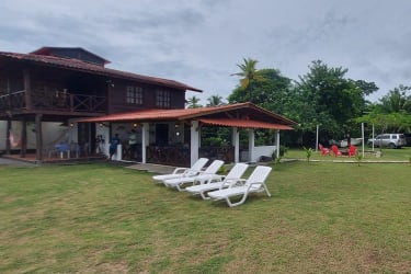 Rustic beachfront house with garden in Viento Frio Colón Panama coast