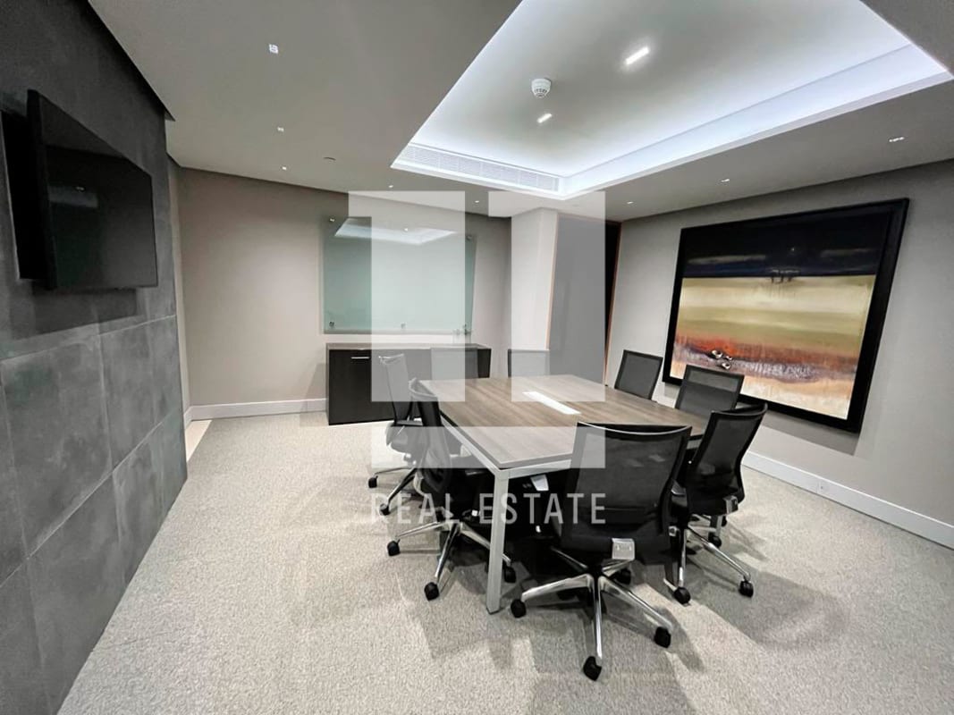 Meeting lounge with panoramic windows overlooking Panama City Torre BMW