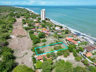 Vacant beachfront lot aerial image near Pacific in Playa Malibú Nueva Gorgona Panama