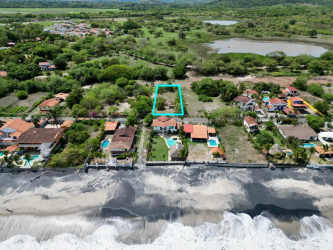 Vacant beachfront parcel view tropical setting Playa Malibú Nueva Gorgona Panama