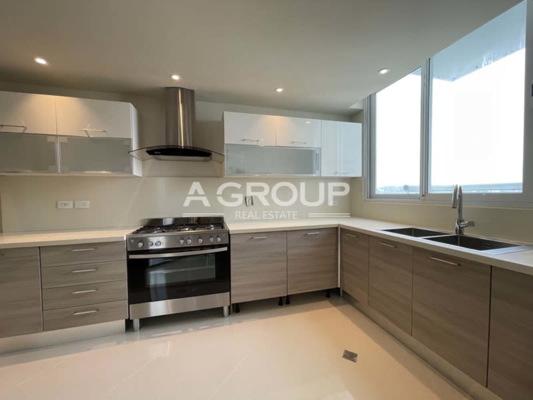 Private club house amenities with pool tennis and recreation areas PH The Regent Panama