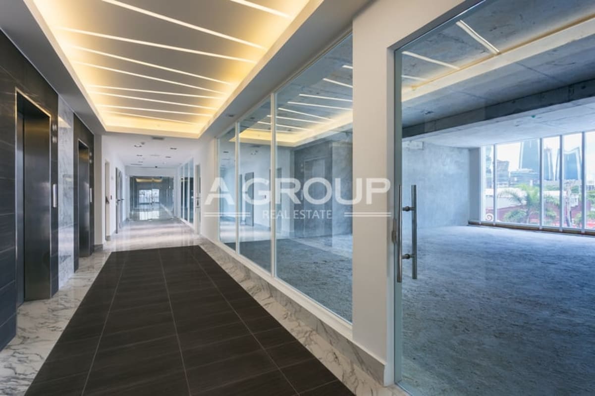 High floor shell office space with panoramic skyline view in The Towers 50 Panama