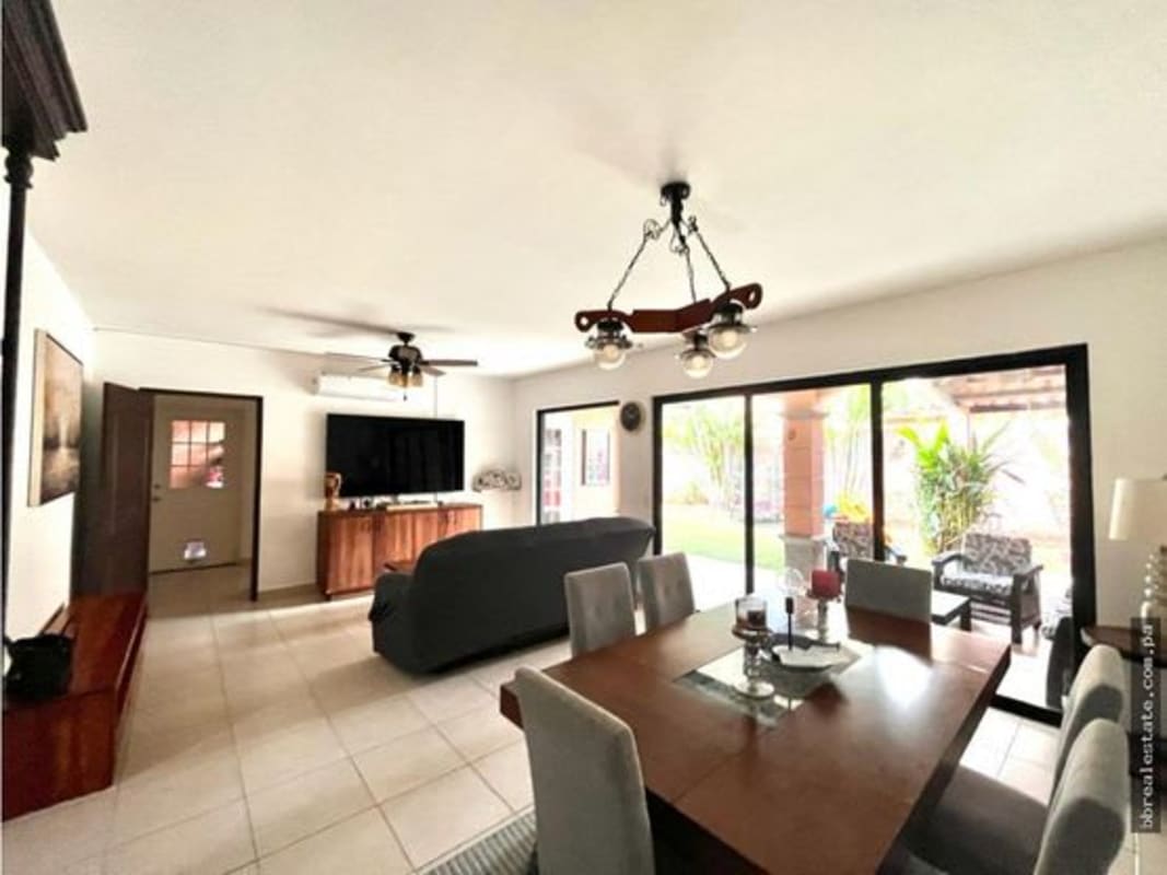 3BR House with Pool & Terrace PH Versalles Costa Sur